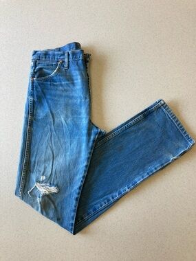 Wrangler Blue Straight-Leg Jeans Distressed Men Size 32 x 36
